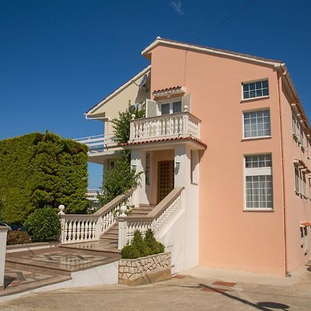 Bed and Breakfast F• R• I• E• N• D• S• Novalja Exterior foto